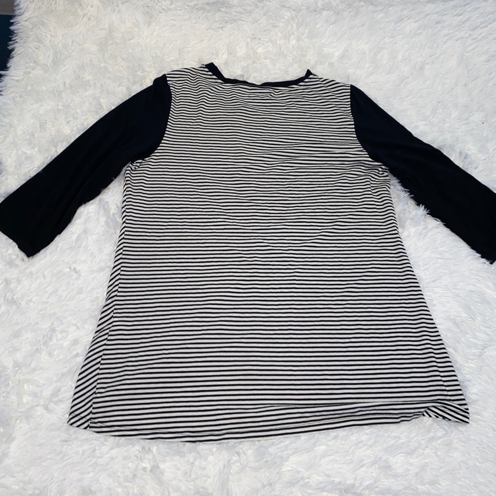 Chico's Weekends Tunic top Flattering stripe pattern Chicos Sz2 - Picture 6 of 6